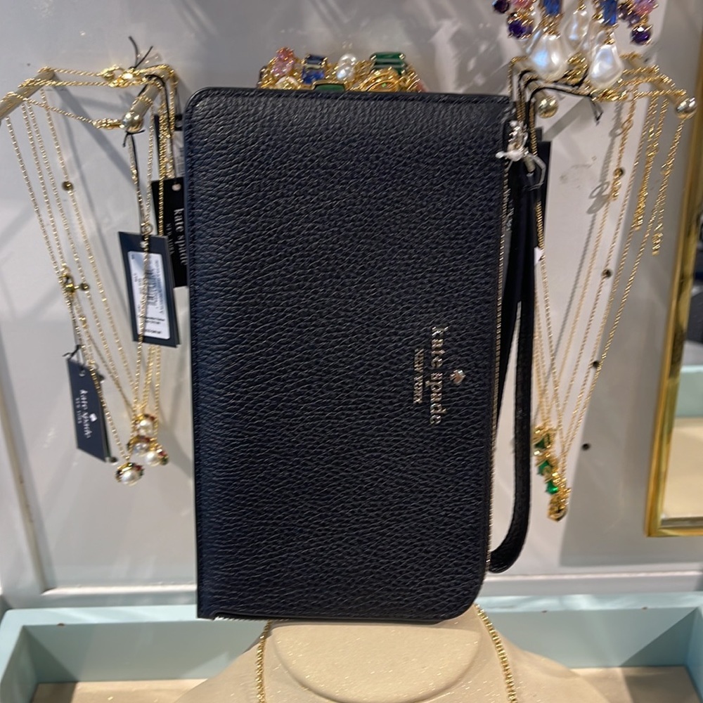 Kate Spade Medium Lucy L-Zip Wristlet Pebble Leather 
COLOR:
Black 
NWT - Picture 10 of 16